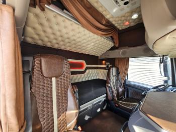 XF 480 4x2 SSC / RETARDER / SPECIAL INTERIOR